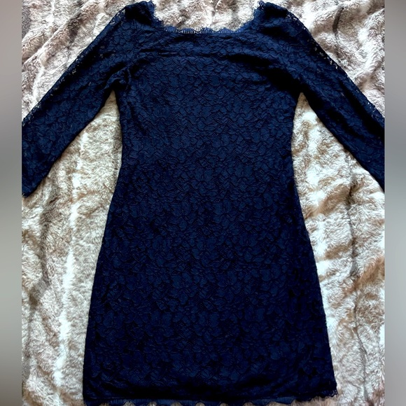Diane Von Furstenberg Dresses & Skirts - Diane Von Furstenberg Navy Blue Lace Zarita Long Sleeve Dress